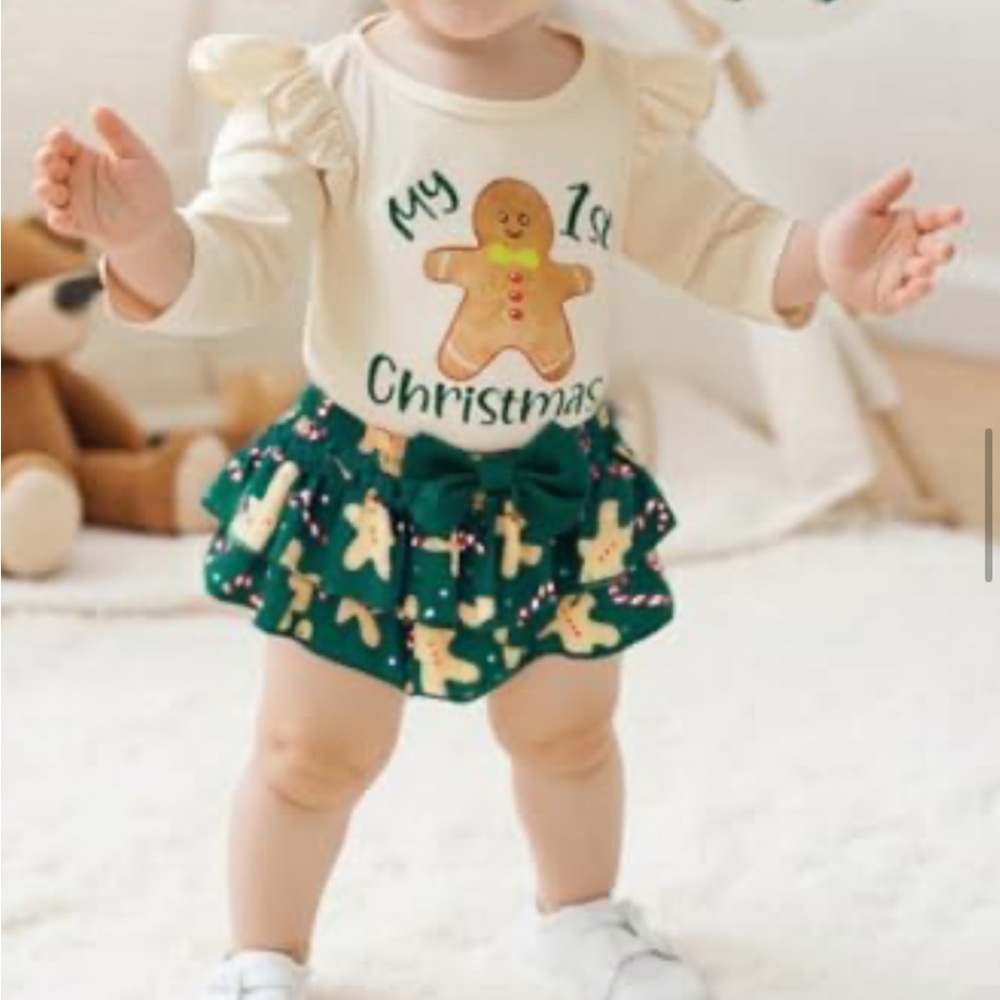 Festive Baby Christmas Outfit with Gingerbread Design